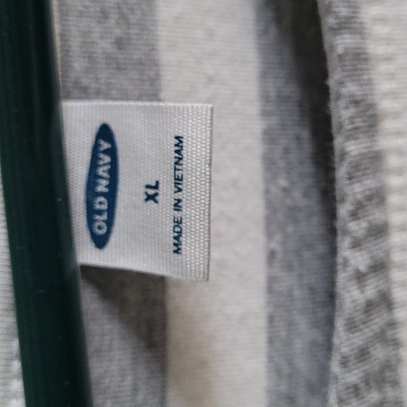 Old Navy Short Sleeved Top - Picture 3 of 4